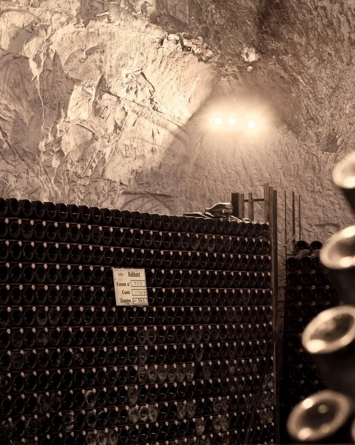 Domaine Dom Ruinart en Champagne — caves crayères naturelles
