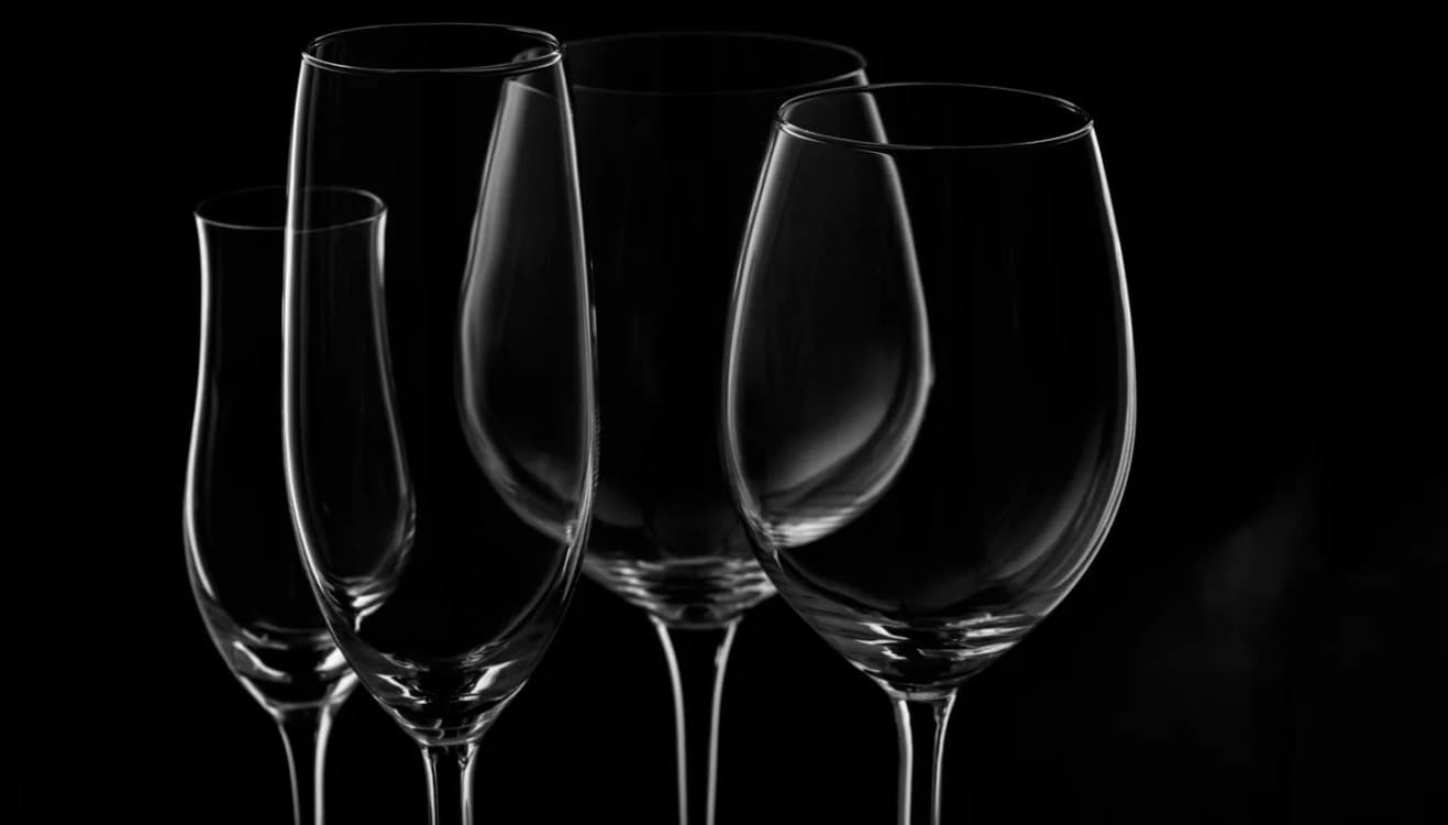 Quel Verre Utiliser pour Boire du Champagne : Guide Complet et Pratique
