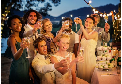 Finding the best champagne for your wedding: How many bottles should you buy?